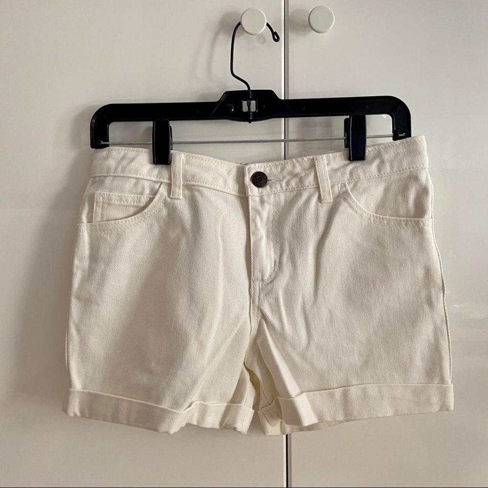 EUC Cherokee Mid Rise Cream Shorts